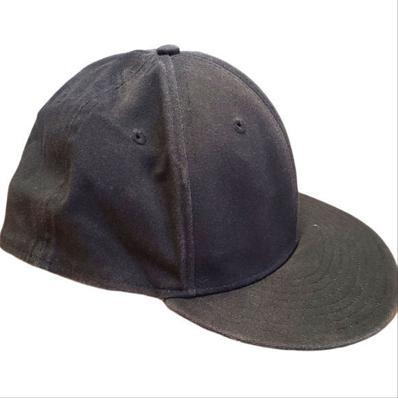 Black VANS hat - Picture 3 of 5